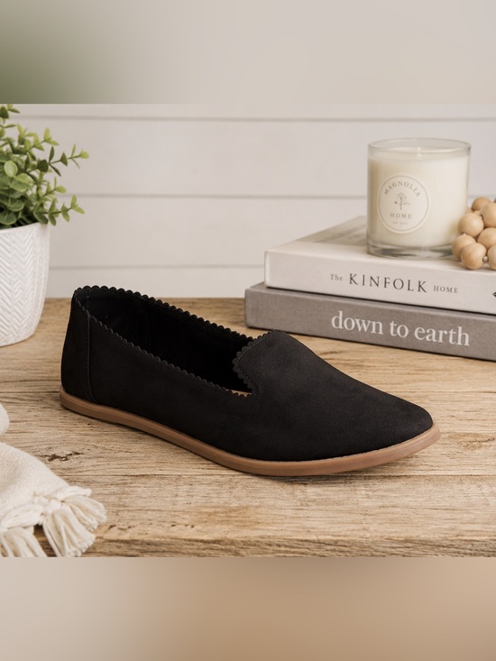 UGG Shoes - UGG Vista Slip-on Flats In Black Nubuck Leather Suede Black Scallop-Trim Size 7